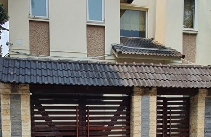 Tôi chính chủ cho thuê cả nhà mới, Hoàng Quốc Việt, 136m2* 4T- 33 Tr, VP, Kinh doanh